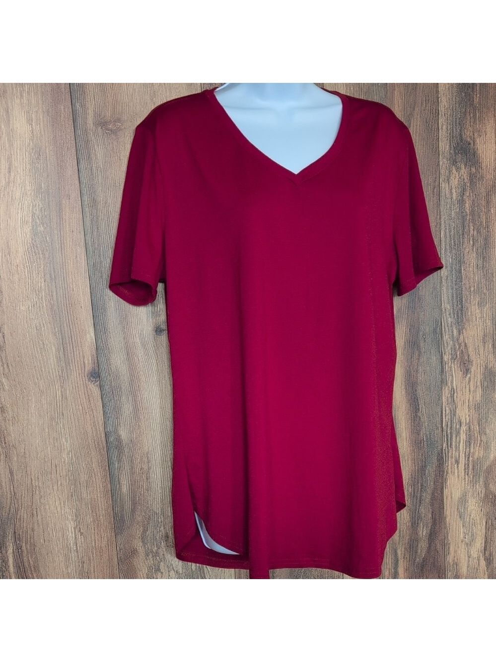 Burgundy V-Neck Women's Tee XL                    P124
